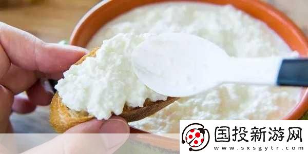 兩個奶被揉得又硬又翹怎么回事-1.-奶酪的魅力：為何它們變得堅硬又挺拔