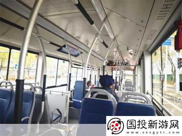 公交車內有多高C