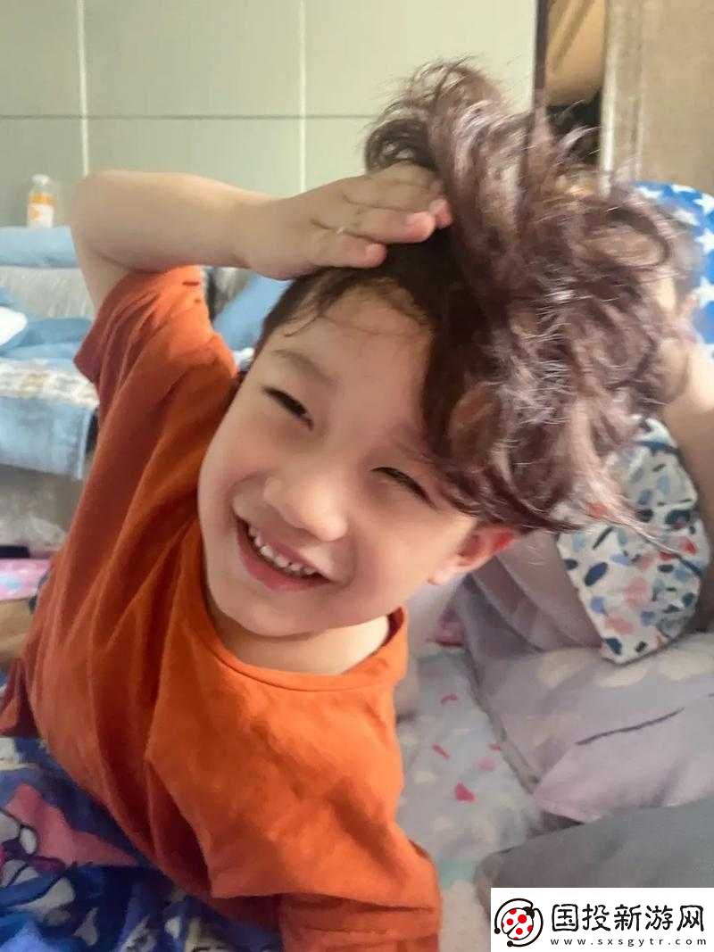 力得摸太嗯哼嗯哼嗯哼什么歌：探究其背后意義